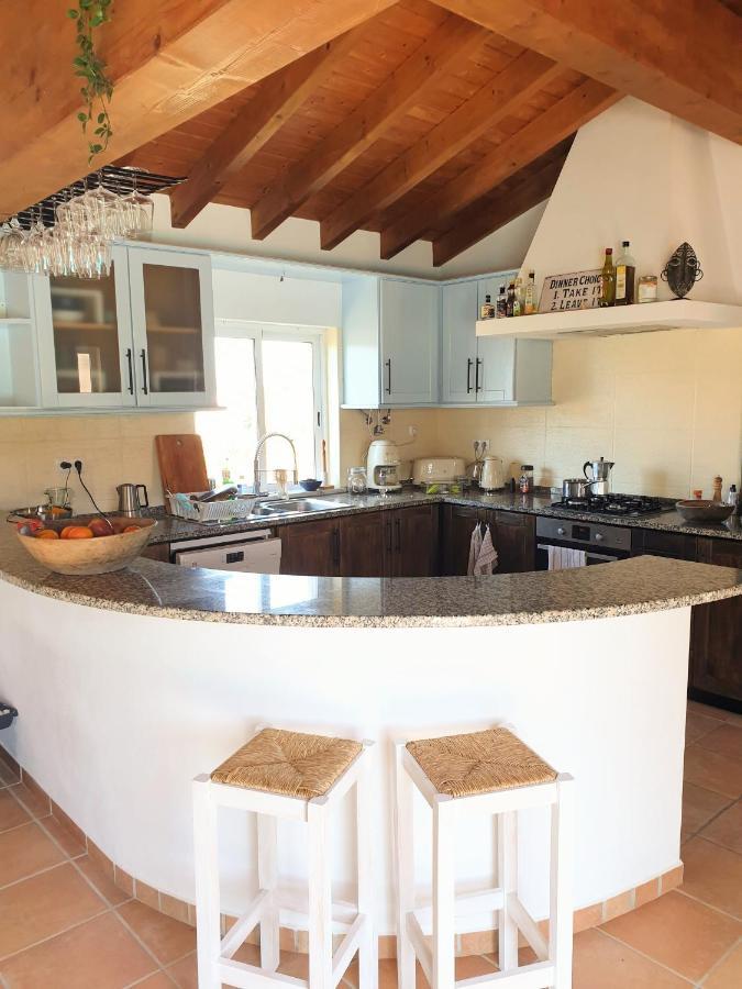 Casa Ensolarada B&B And Pottery อัลเจซูร์ ภายนอก รูปภาพ